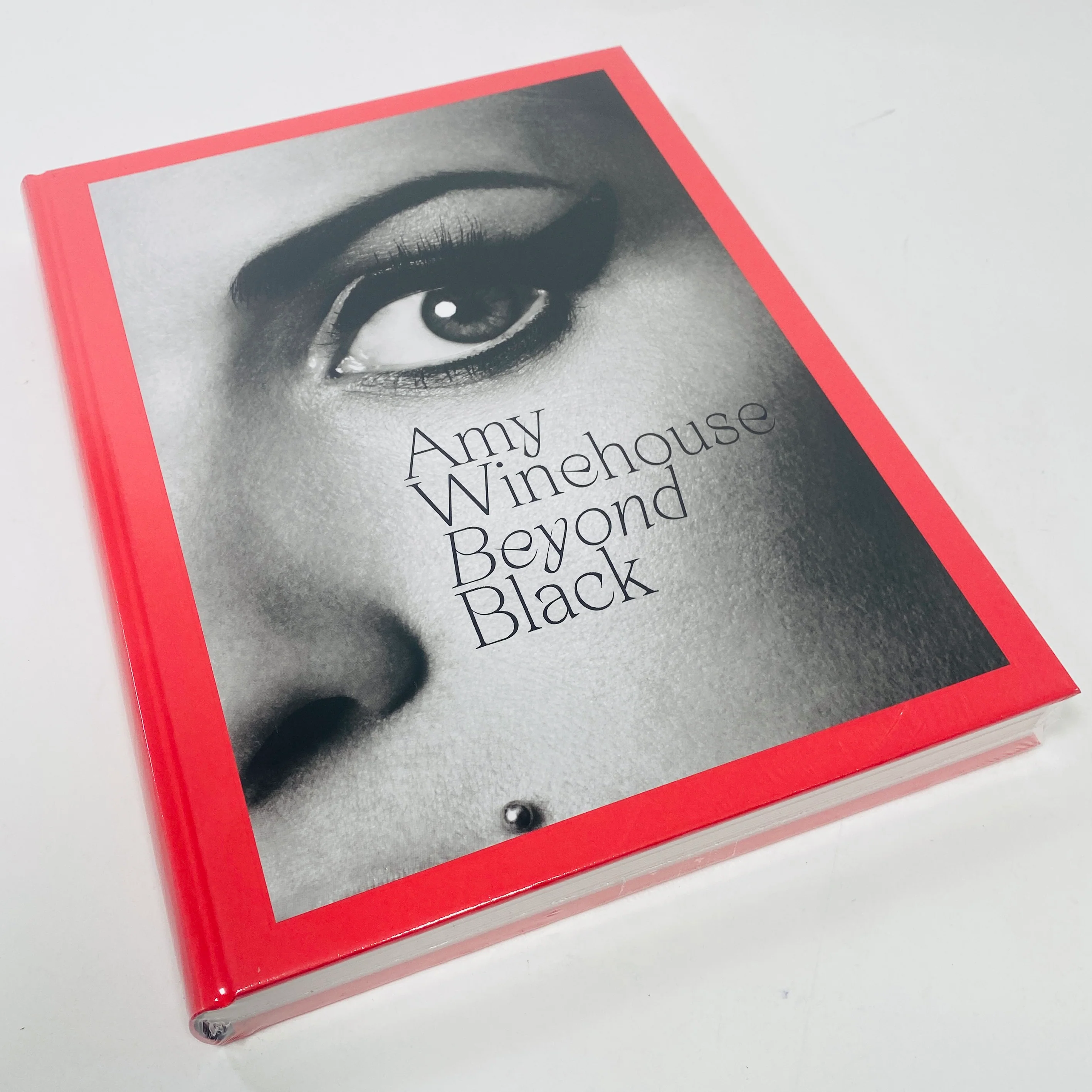 Amy Winehouse - Beyond Black - Image 2