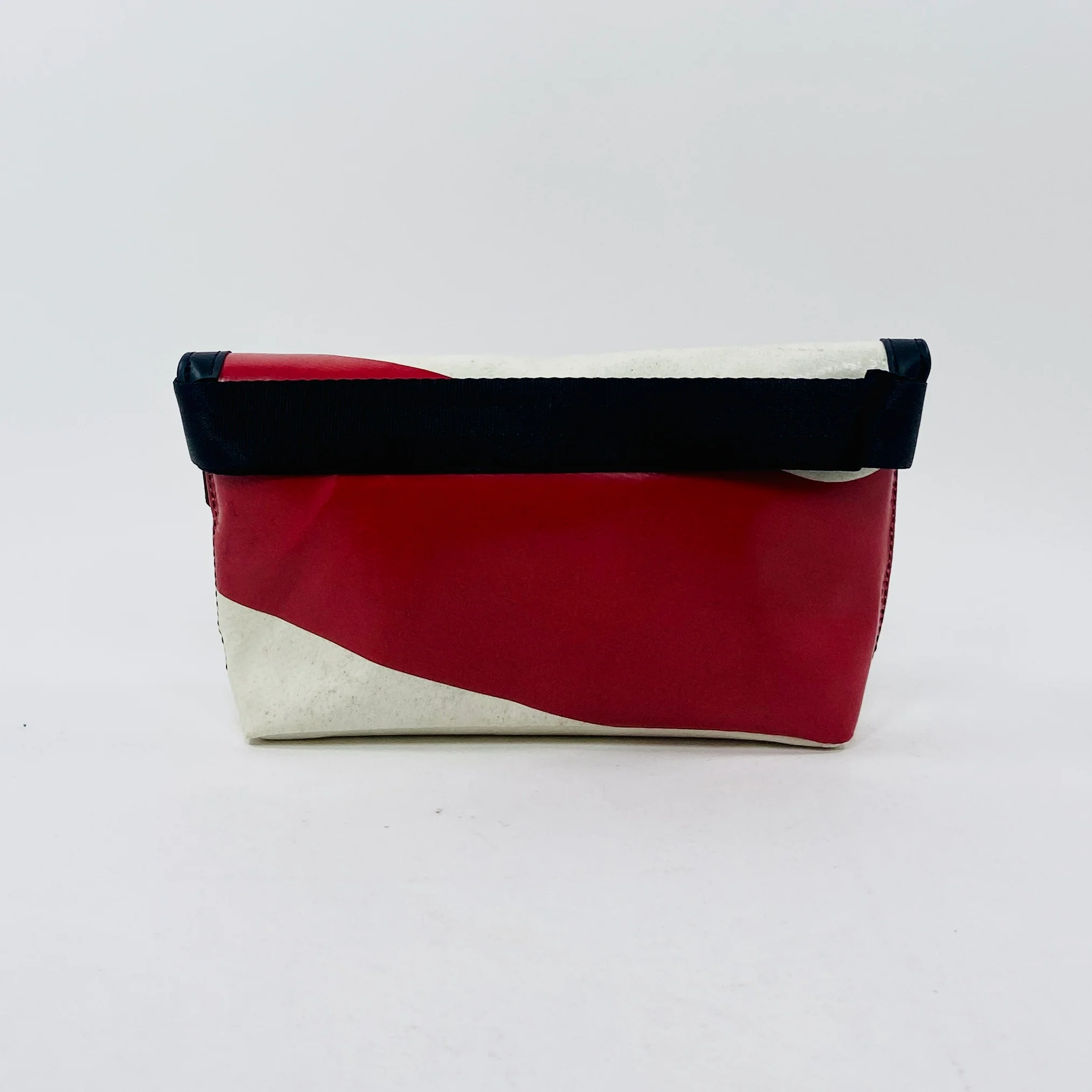 FREITAG F40 - Jamie - White with Red - Image 2