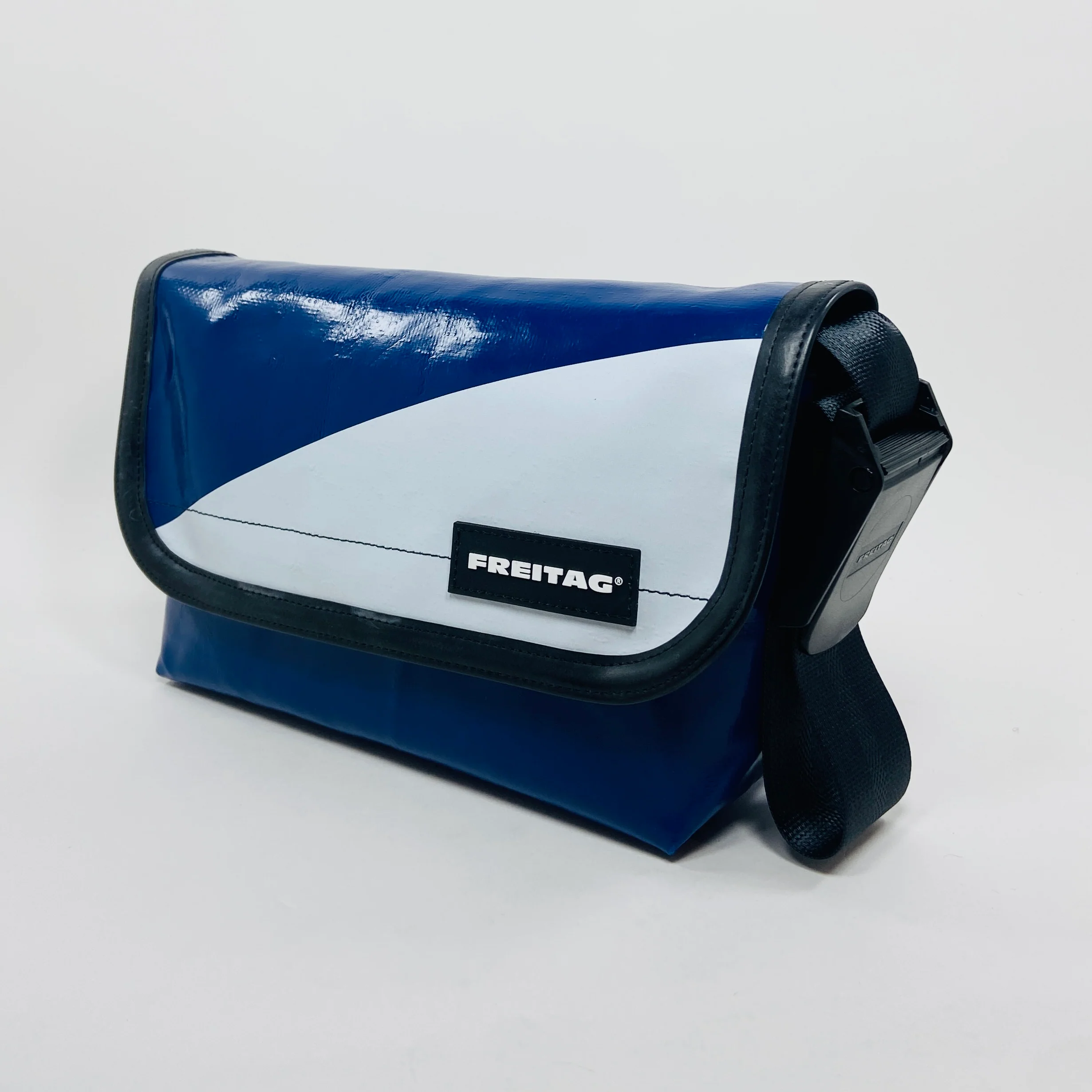 FREITAG F41 - Hawaii Five-0 - Blue and White - Image 2