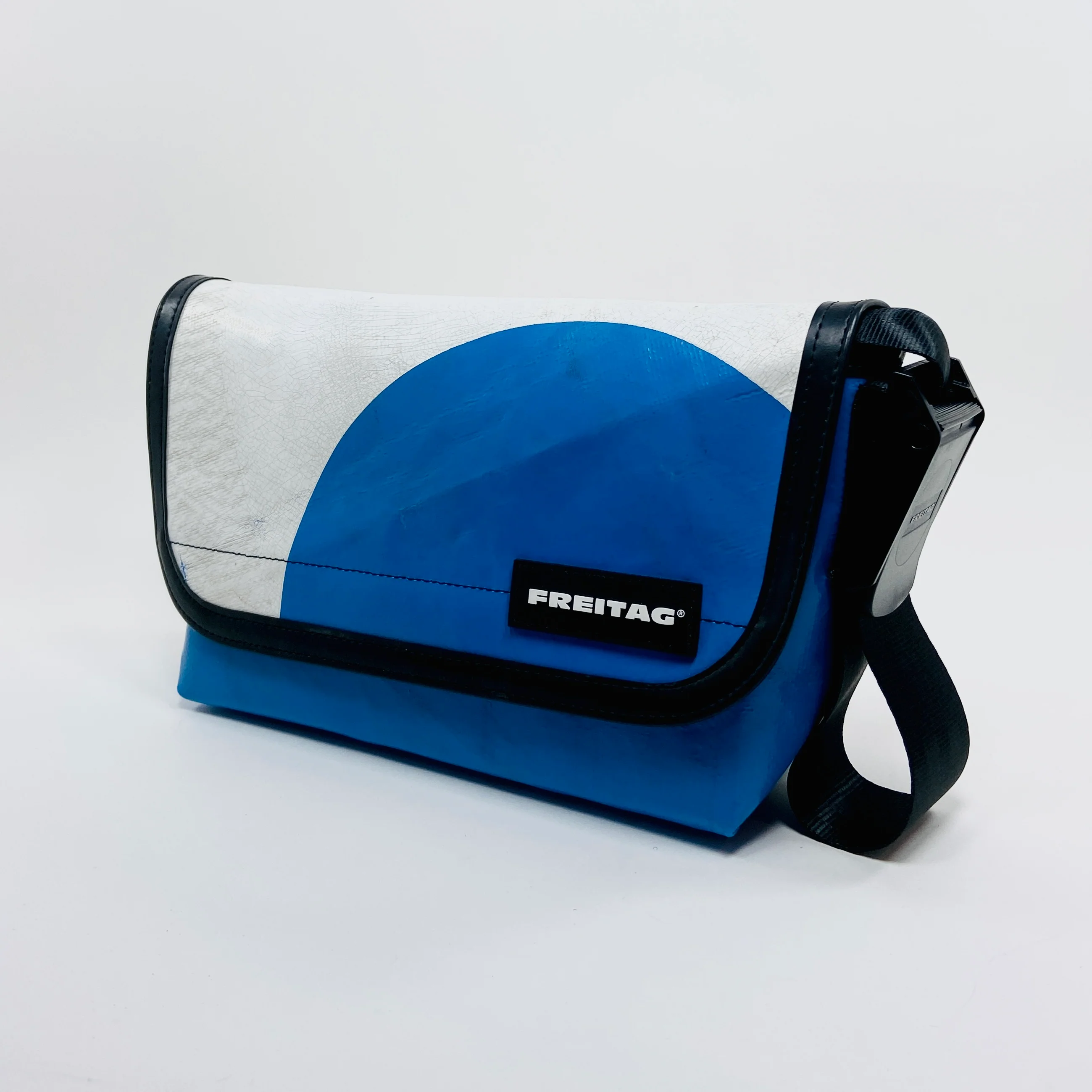 FREITAG F41 - Hawaii Five-0 - White with Blue - Image 3