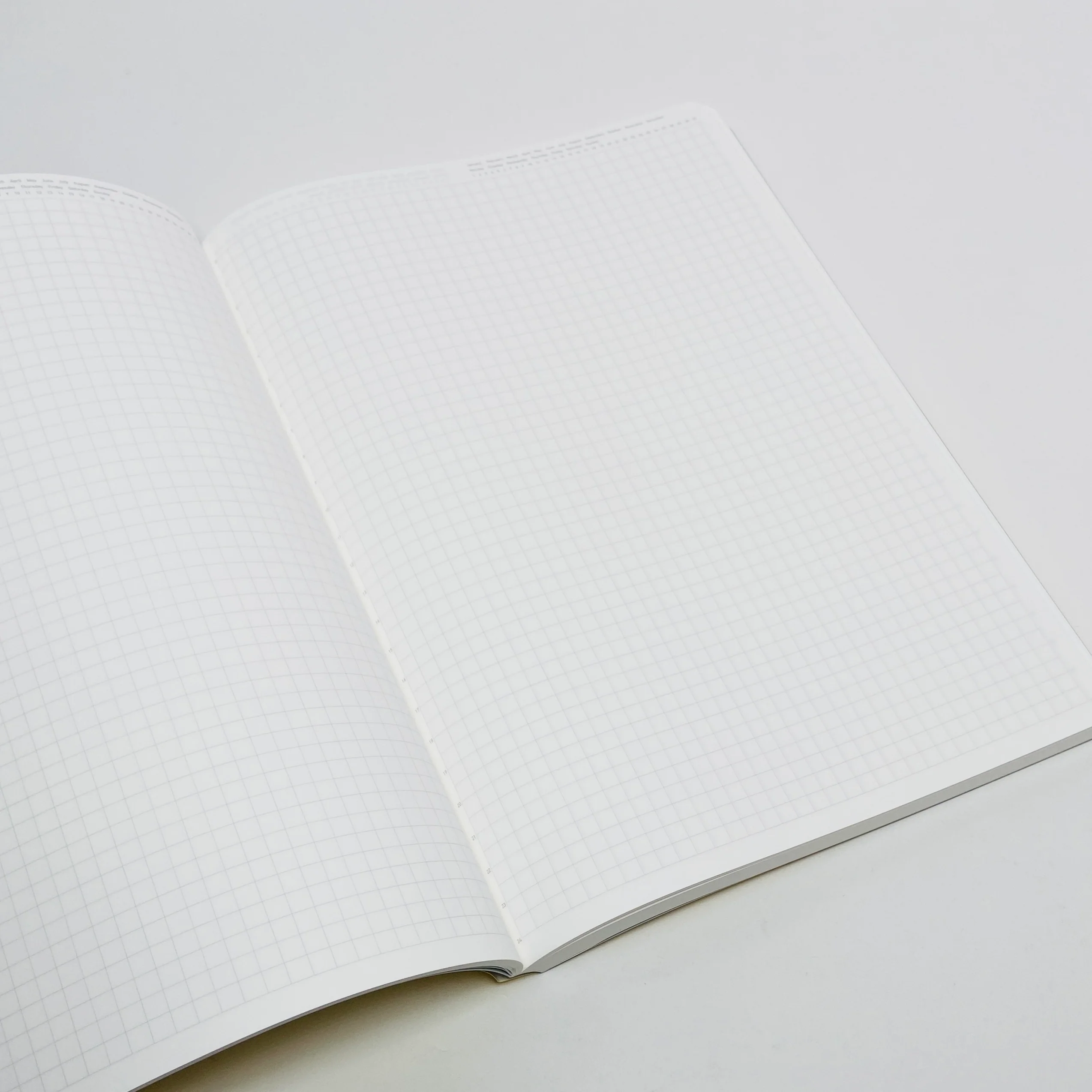 Kleid Tiny Grid B6 Notebook - Grey - Image 2